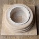 Romano Classic Riven Travertin-Säulenfuß 60 x 60 x 20 cm