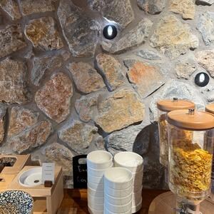 Rock Face Akron Poligonal Marmor