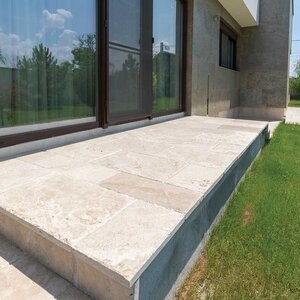 Classic Kreuzschliff gebürstet & gemeißelt Travertin 61 x 40,6 x 3 cm