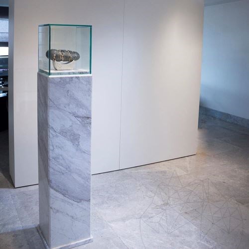 Sockel aus Calacatta-Marmor 33 x 33 x 122 cm