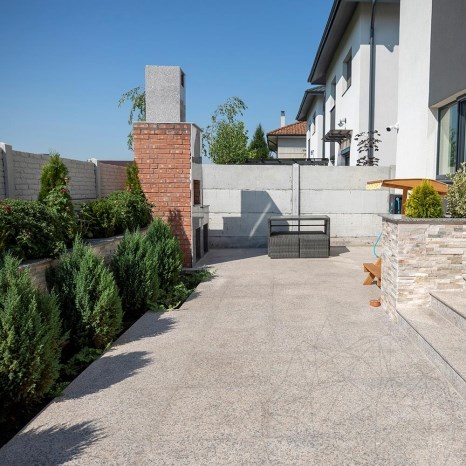 Santa Rossa Geflammter Granit 60 x 60 x 1,8 cm