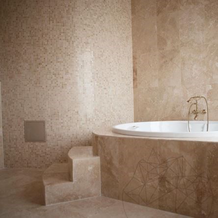 Klassischer polierter Travertin Mosaik 2,3 x 2,3 cm