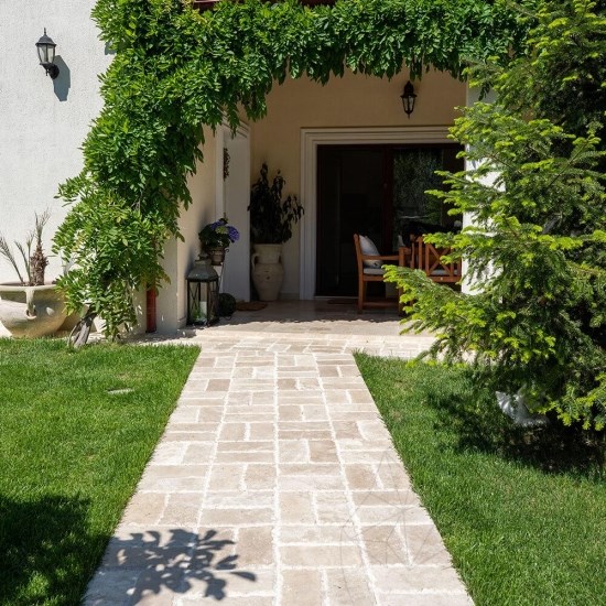 Classic Cross Cut Gebürsteter & gemeißelter Travertin 30.5 x 15.25 x 3 cm