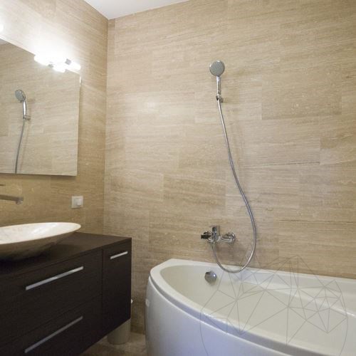 Klassischer geschliffener Travertin mit Wellenschliff 61 x 30,5 x 1,2 cm