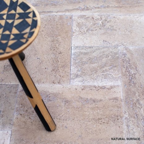 Travertin Latte PREMIUM Gebürstet Römischer Verband 1.2 cm