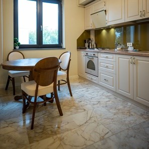 Arabescato Oro Polierter Marmor, 61 x 30.5 x 1 cm (durchscheinend)