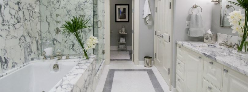 Innenarchitektur: 9 luxuriöse Badezimmer mit Naturstein