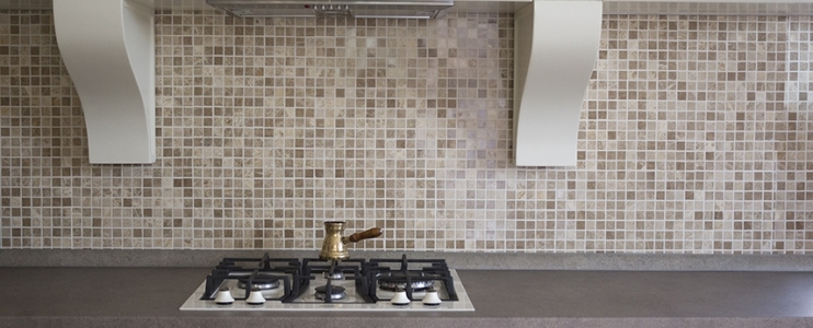 Tipps zur Auswahl des besten Backsplash für Ihre moderne Apartmentküche