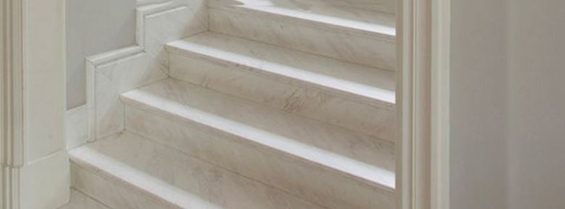 Treppen und Setzstufen aus Naturstein