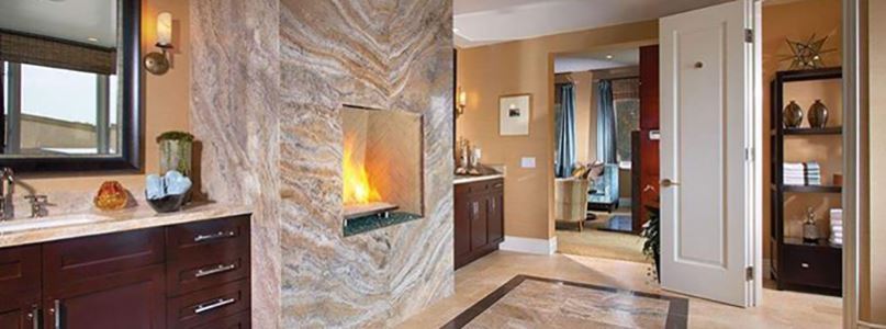 Keramikfliesen vs. Naturstein: Professionelle Beratung vom Innenarchitekten