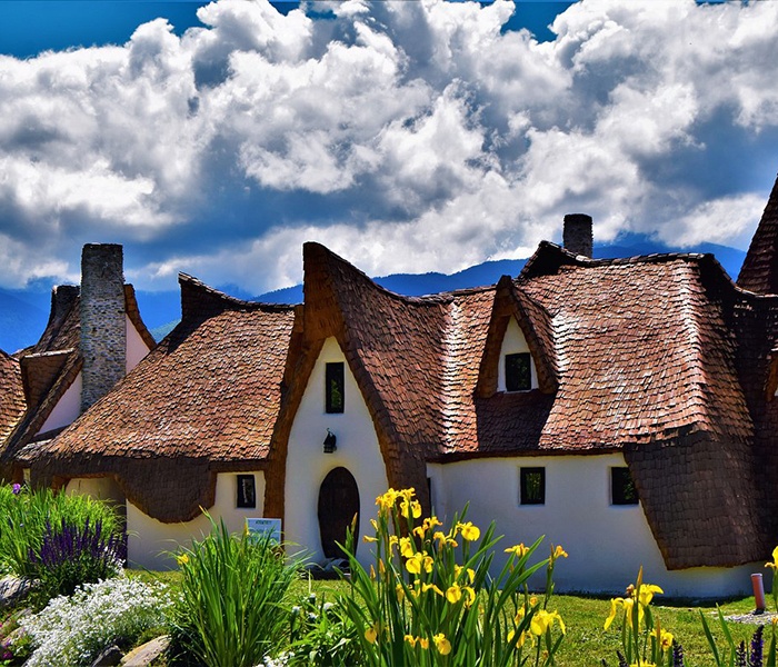 Entdecken Sie die Lehmburg Fairy Valley aus Siebenbürgen