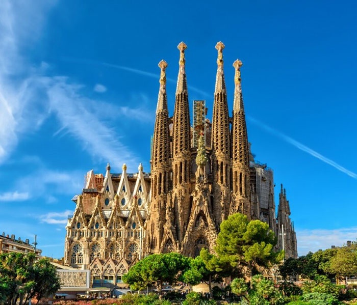 Must-Visit-Destinationen – Entdecken Sie 4 imposante Natursteinkirchen