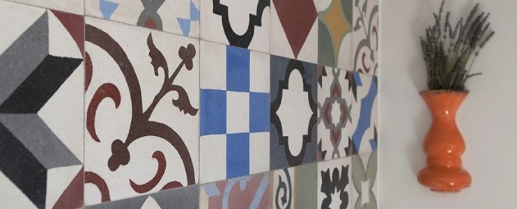 Die Schönheit von Terrazzofliesen – Inspiration für eine Terrassenwand