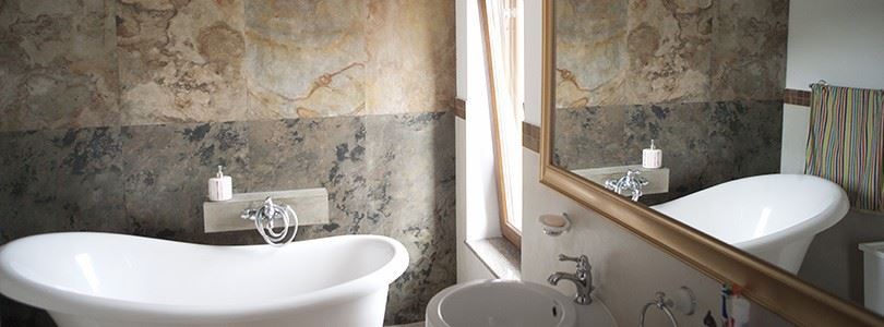 Erstaunliche private Residenz in Bukarest, dekoriert mit Naturstein