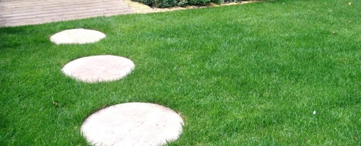 Gartengestaltung: Dekorationen aus Naturstein