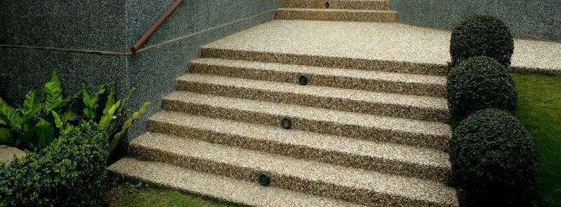 Entdecken Sie einen Modetrend im Außen- und Innendesign: Kieselmosaike