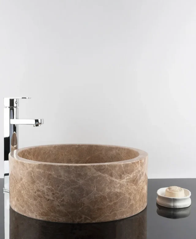 Waschbecken im Badezimmer - Heller Emperador Marmor RS 22