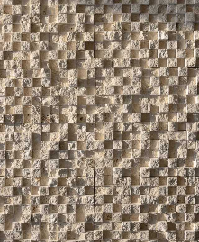 Klassisches Splitface Travertin 3D-Mosaik 2,5 x 2,5 cm