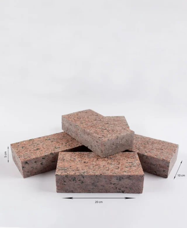 Ahornrot 4-seitig geschnittener Granit-Kopfstein 10 x 20 x 5 cm
