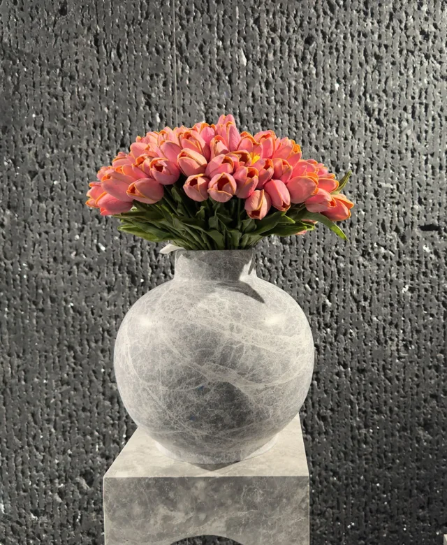 Autograph-Venezia Dekorative Vase aus Tundra-Marmor 30 x 30 x 30 cm
